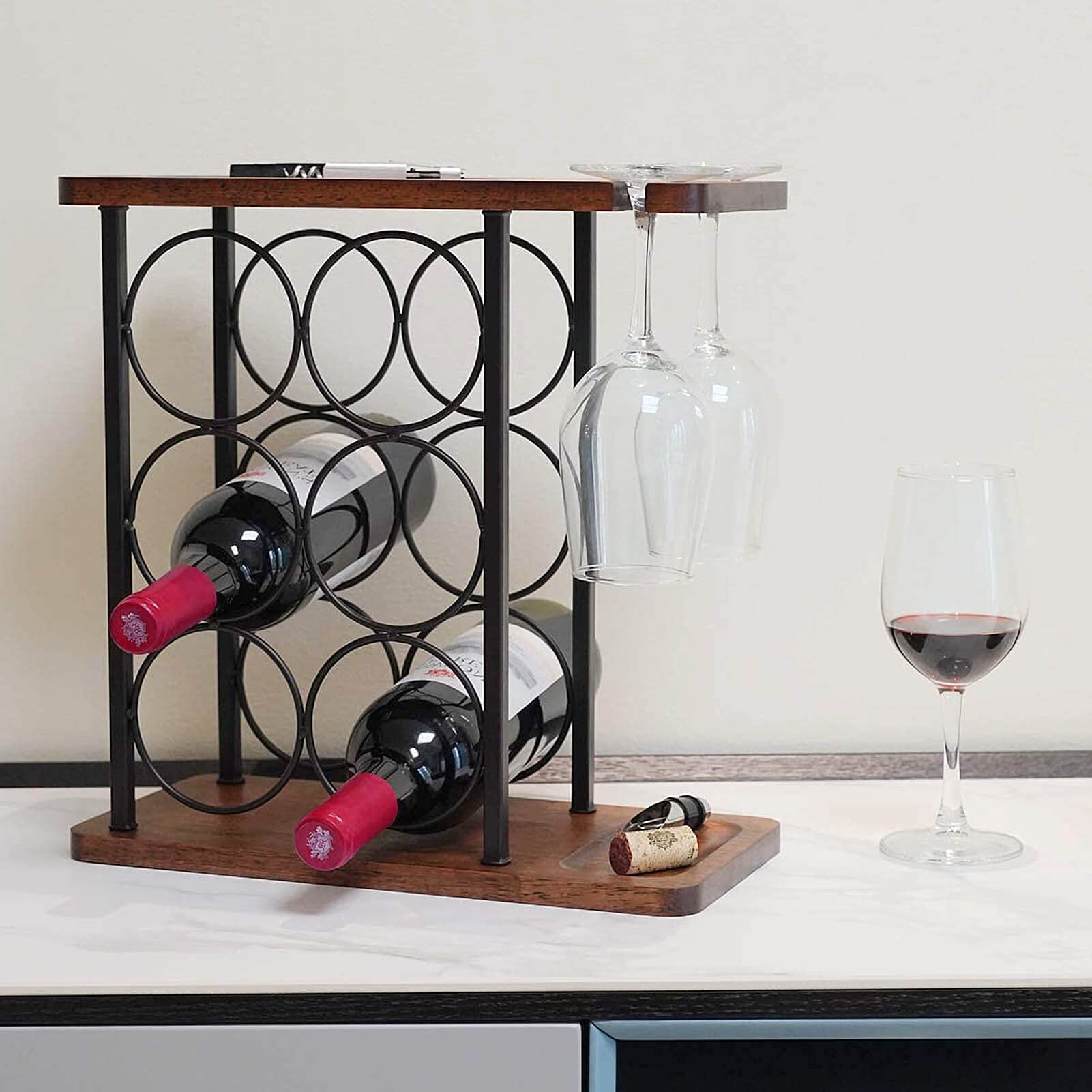 Weinregal mit Glashalter, Tisch-Weinhalter mit Tablett, Freistehendes Weinregal aus Holz, perfekt für Heimdekoration & Küche Aufbewahrungsregal usw. (hält 6 Flaschen und 2 Gläser)